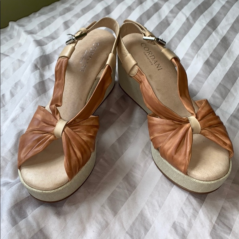 NWOT Leather Cordani Calzature wedge! EU 41